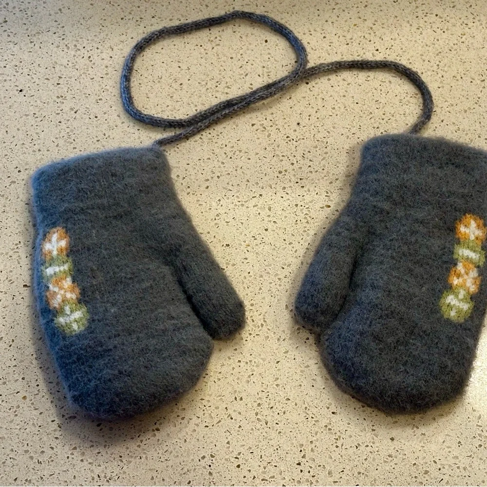 Kids Gray Felted Wool Mittens with Flower Detail